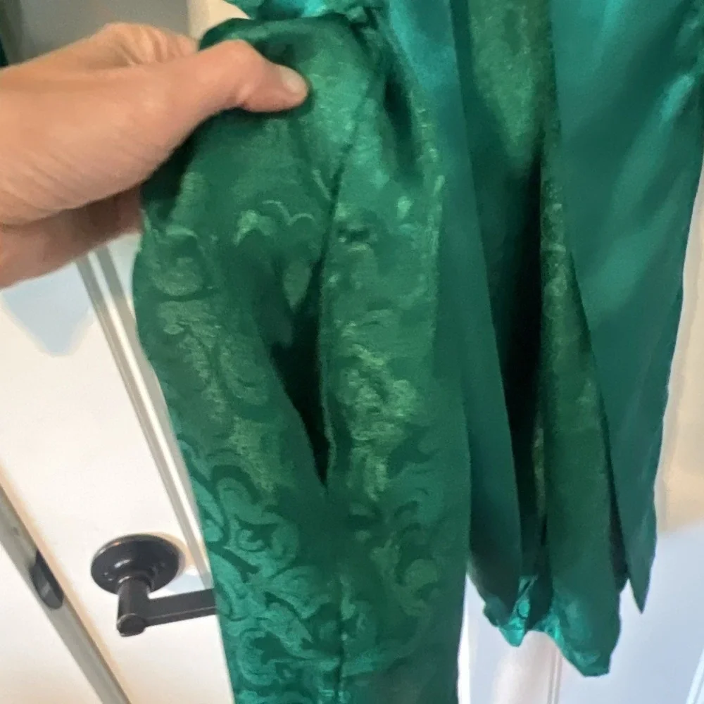Vintage‎ 1980s Victoria Secret Gold label Emerald Green Satin Robe One Size